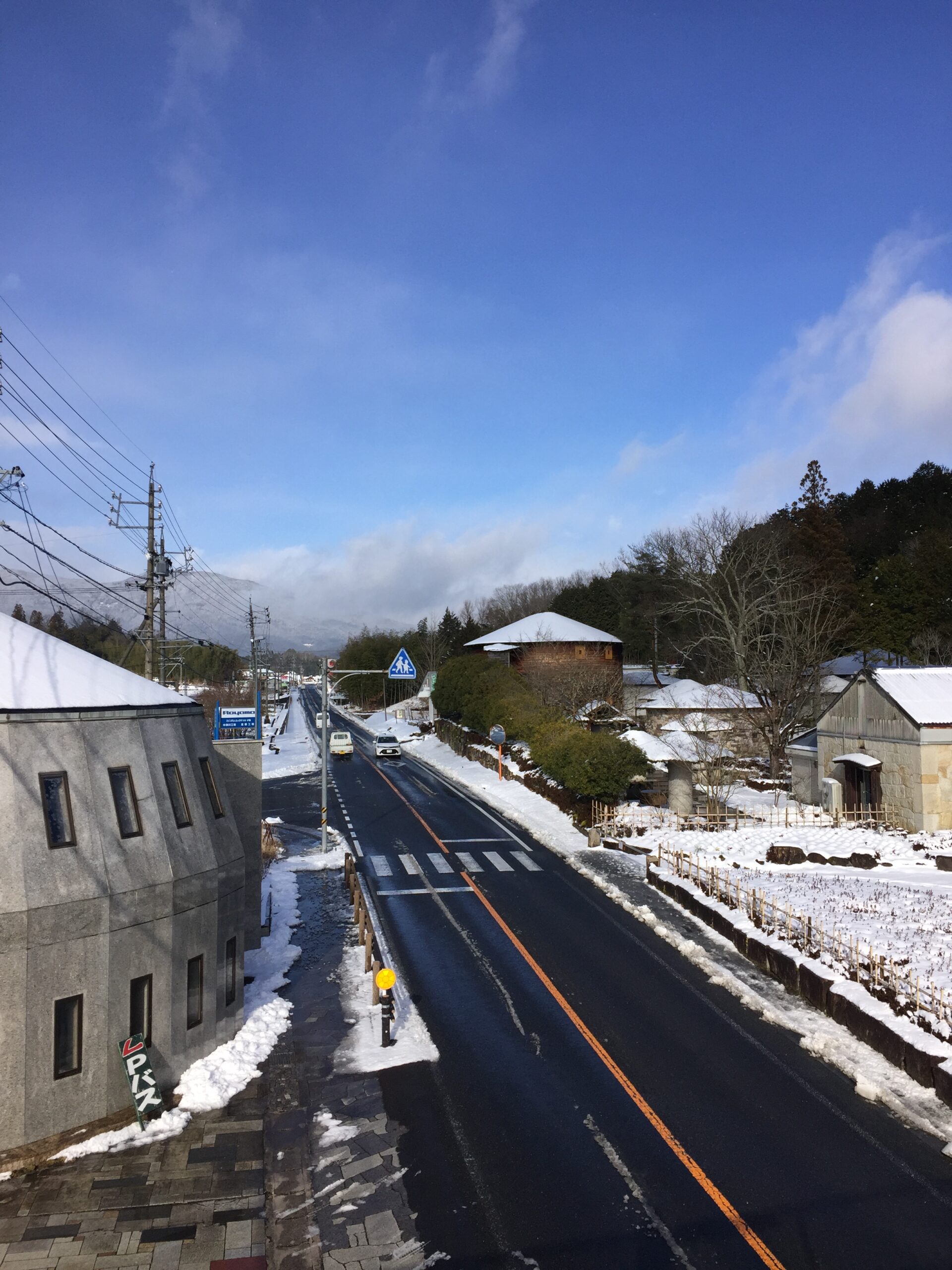 お車も冬の装備で