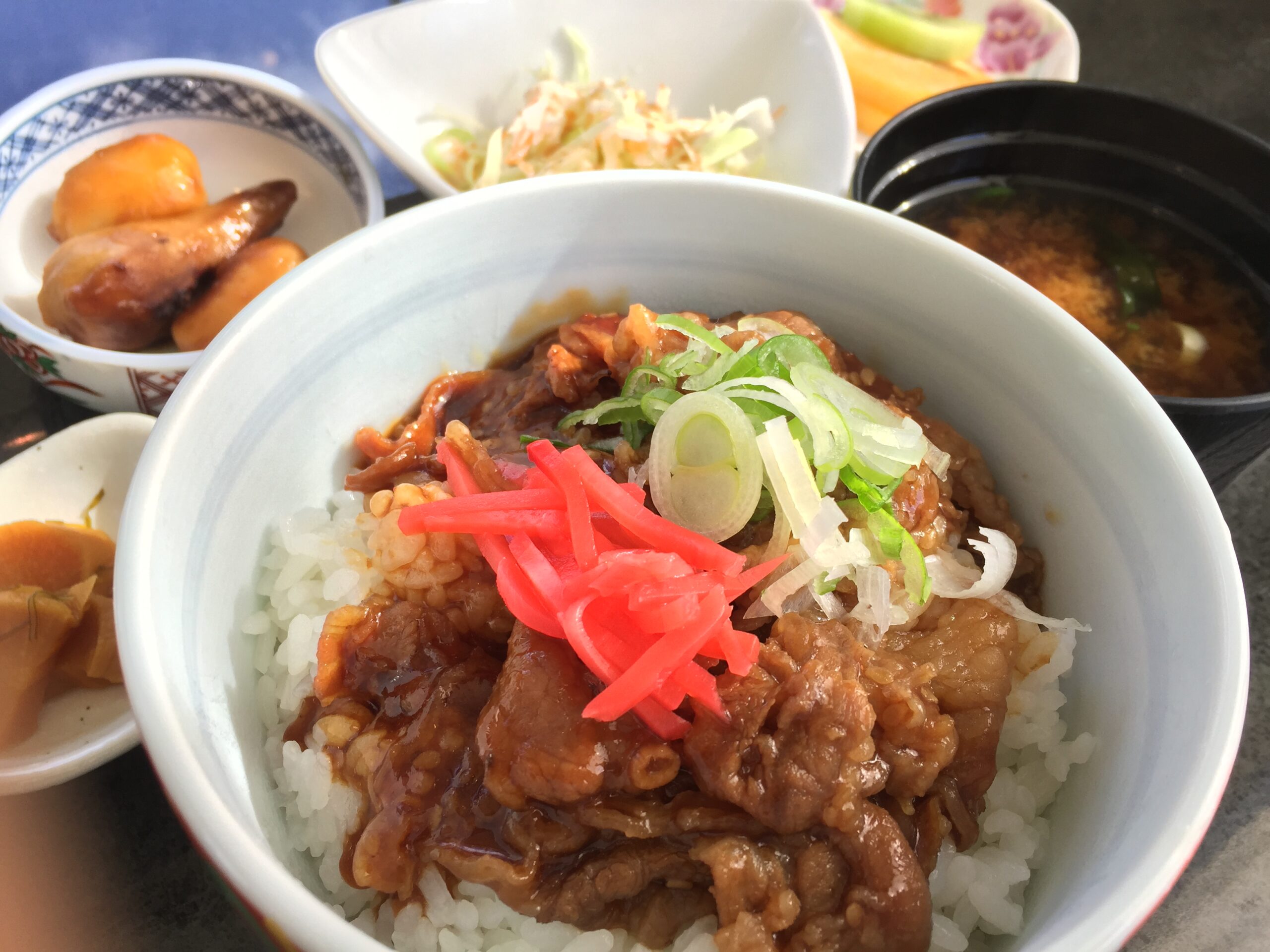 牛焼肉丼( 11/13(月)～17(金) ) 平日ランチ　