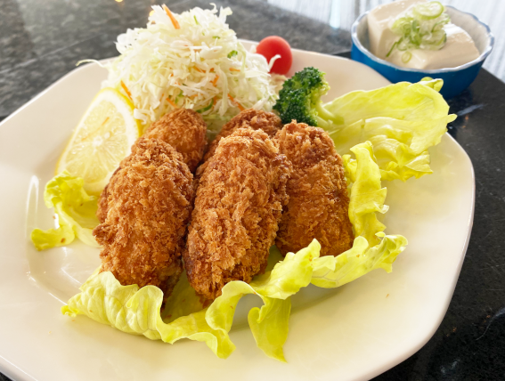 【季節限定】<br />
カキフライ定食　　　　　　　（ごはん・お味噌汁・小鉢付）<br />
