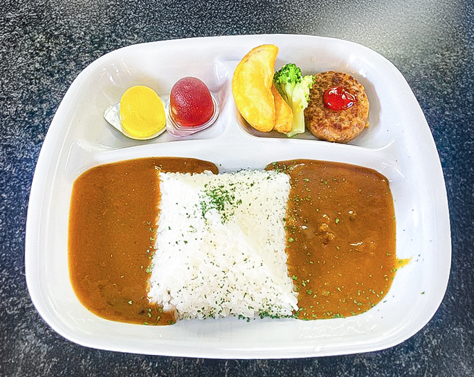 キッズピラミッドカレー